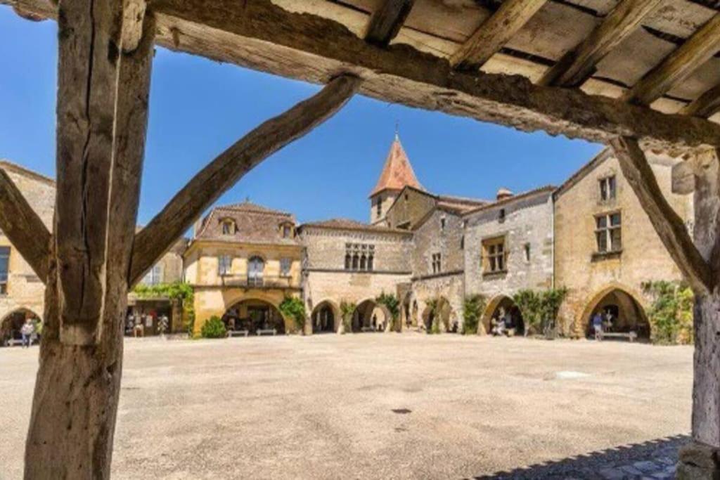 Maison Medievale Climatisee Avec Jardin Holiday home *